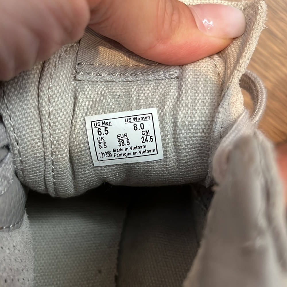 Vans - Picture 5 of 7